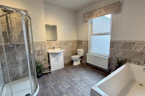 3 bedroom terraced house for sale, Woodlands Terrace, Cross Hands, Llanelli