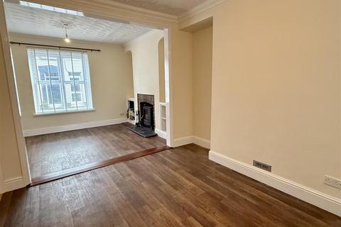 3 bedroom terraced house for sale, Woodlands Terrace, Cross Hands, Llanelli