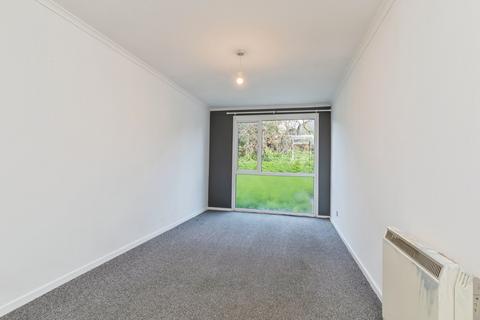 2 bedroom flat for sale, Henderson Close, Trowbridge, BA14