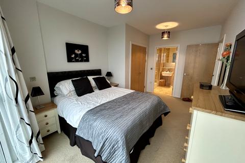 undefined, Ferry Road, Caerdydd, CF11