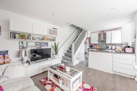 1 bedroom terraced house to rent, Hathaway Close, Ruislip, HA4