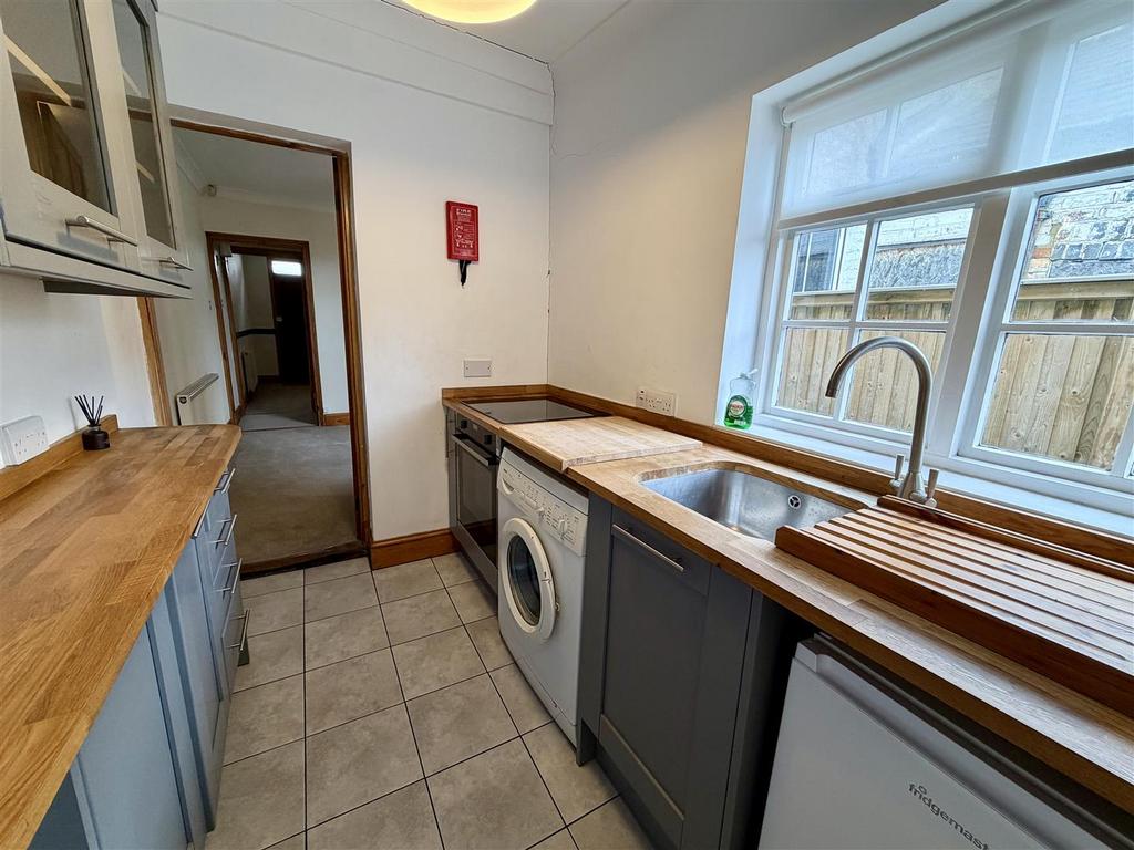 KITCHEN 2.jpeg