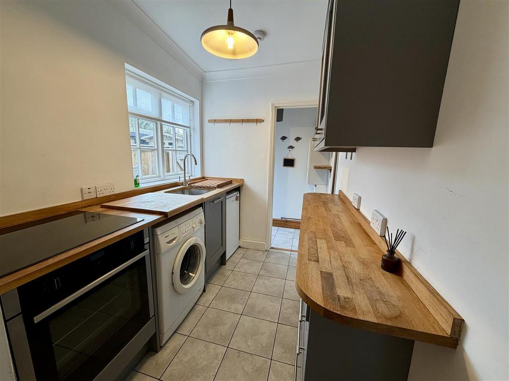 KITCHEN.jpeg
