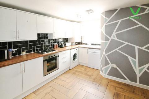 3 bedroom terraced house to rent, Murphy Close, Crook