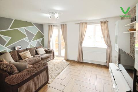 3 bedroom terraced house to rent, Murphy Close, Crook