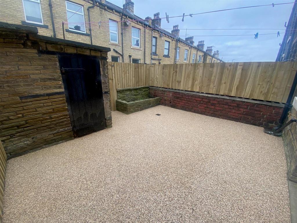 BACK YARD.jpg