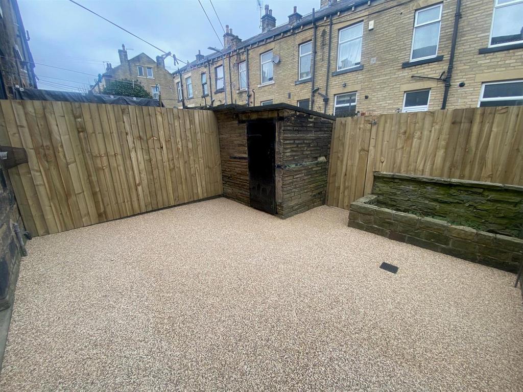 1 BACK YARD.jpg