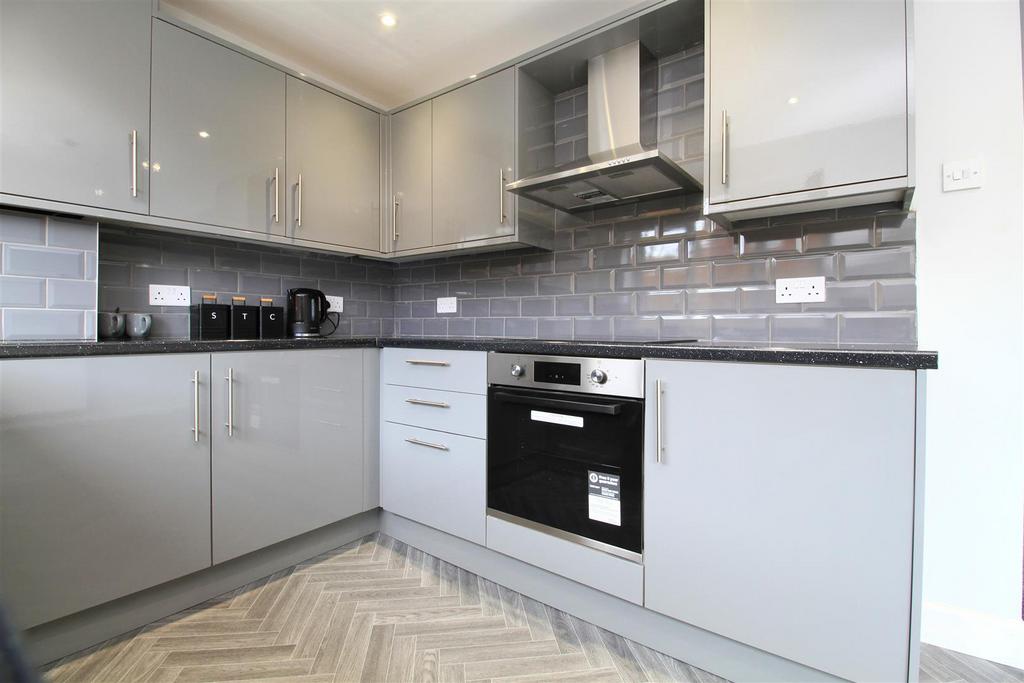 Kitchen...jpg