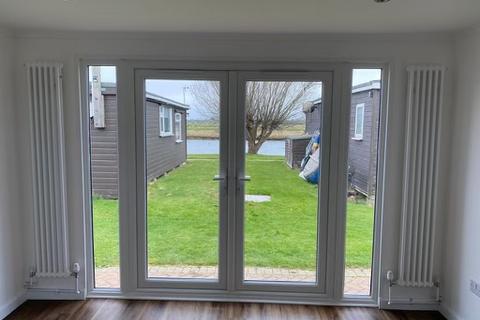 2 bedroom chalet for sale, MARINE PARADE, SHEERNESS ME12