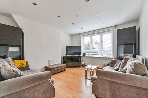 3 bedroom flat for sale, Dalmeny Avenue, Camden, London, N7