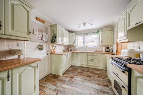 4 bedroom semi-detached house for sale, Yew Tree Lane, Wednesbury WS10