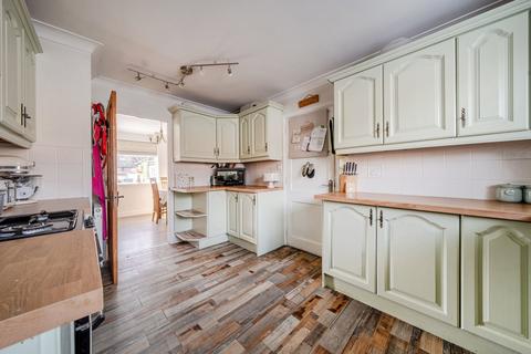 4 bedroom semi-detached house for sale, Yew Tree Lane, Wednesbury WS10