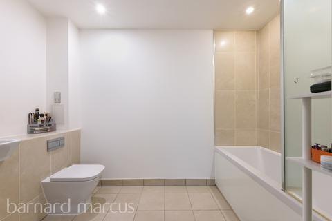 1 bedroom apartment to rent, Bloemfontein Road, LONDON
