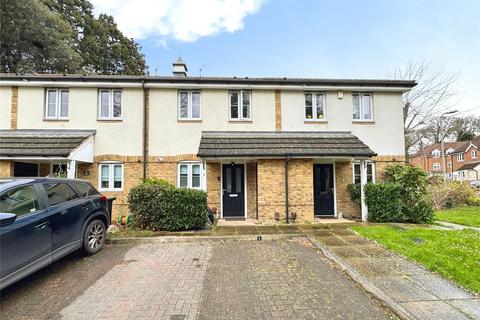 3 bedroom terraced house to rent, Badgers Rise, Reading RG5