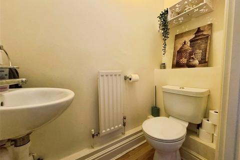 3 bedroom terraced house to rent, Badgers Rise, Reading RG5