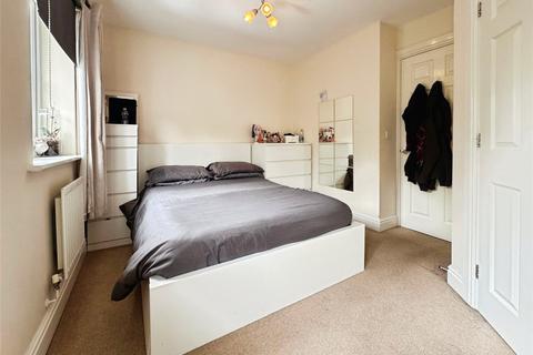 3 bedroom terraced house to rent, Badgers Rise, Reading RG5