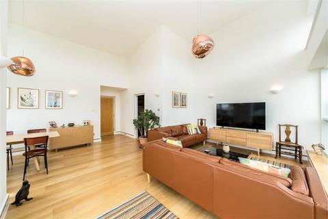 3 bedroom flat for sale, Glaisher Street, London SE8