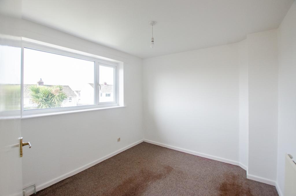 25 Kay Crescent TPS Bodmin 01208 74182-07
