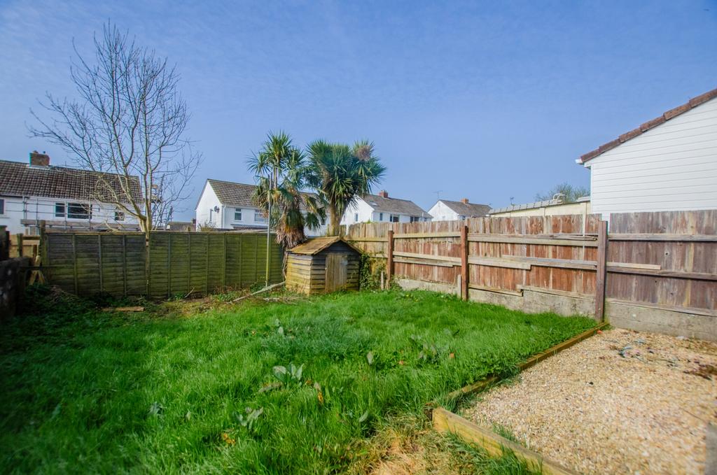 25 Kay Crescent TPS Bodmin 01208 74182-17