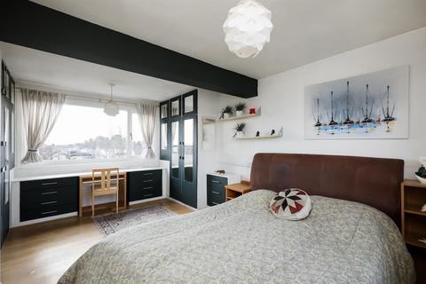 4 bedroom terraced house to rent, Mashie Road, Acton