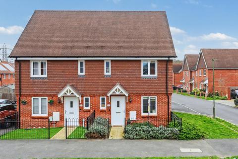 3 bedroom semi-detached house for sale, Hoadley Road, Horley, Surrey, RH6