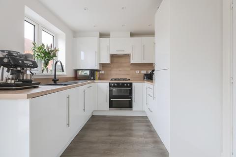 3 bedroom semi-detached house for sale, Hoadley Road, Horley, Surrey, RH6