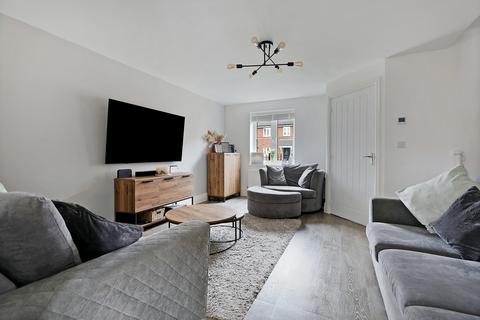 3 bedroom semi-detached house for sale, Hoadley Road, Horley, Surrey, RH6