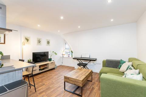 2 bedroom flat for sale, Flat 12, 22 Castle Street, Dundee, DD1 3AF