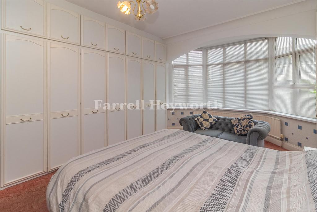 Bedroom 1 image 2