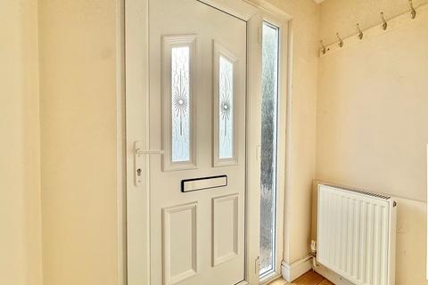 2 bedroom semi-detached house for sale, Lowry Gardens, Ipswich IP3