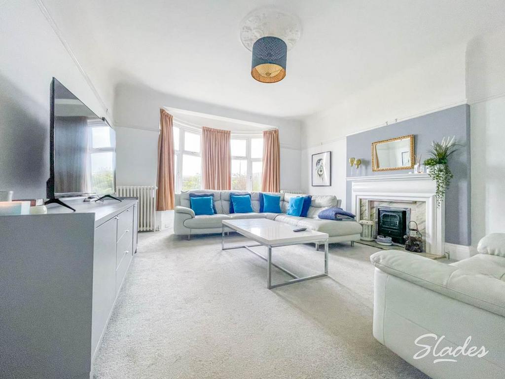67 Grand Avenue loun
