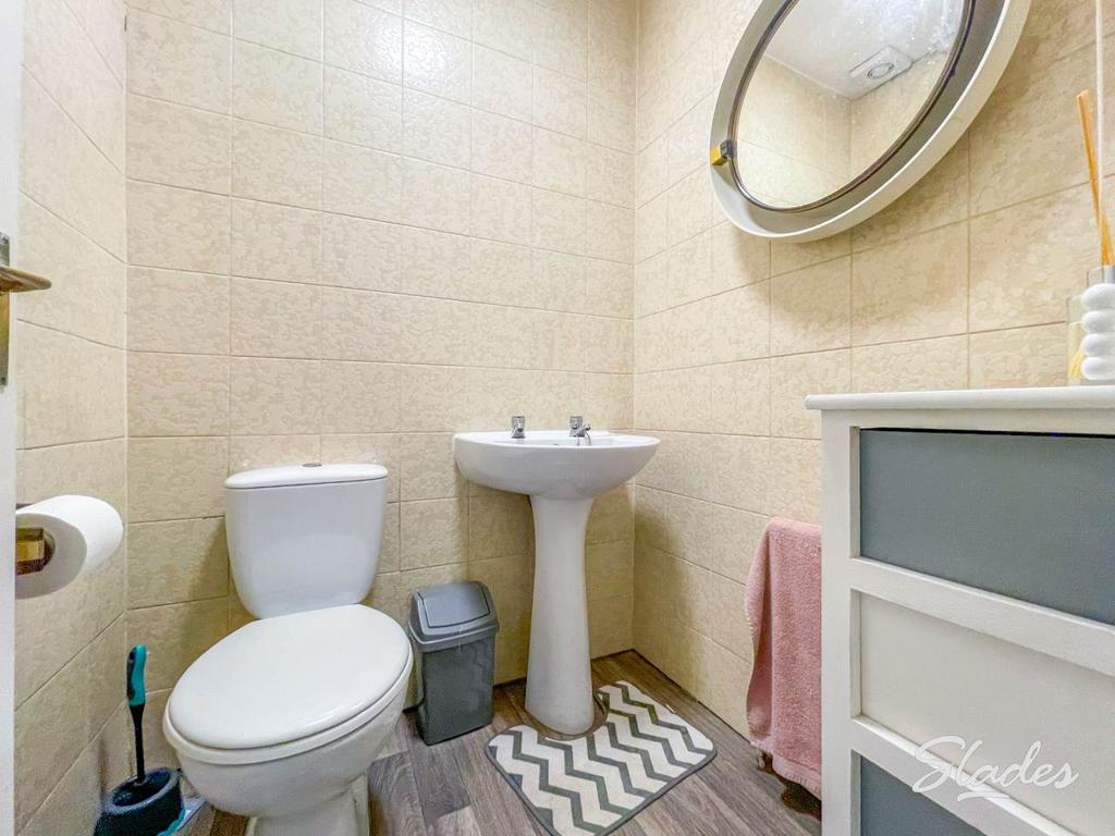 67 Grand Avenue WC
