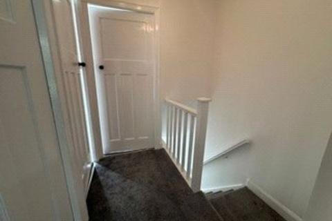 3 bedroom terraced house to rent, Park Terrace, Stump Cross, Halifax, HX3