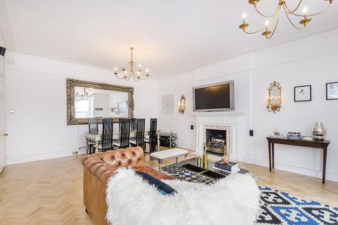 2 bedroom flat to rent, Queen's Gate London SW7