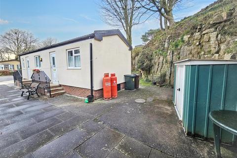 undefined, Cringles, Silsden