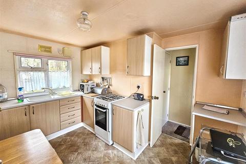 undefined, Cringles, Silsden