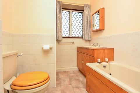 2 bedroom semi-detached house to rent, Bradford Road, Wakefield WF3