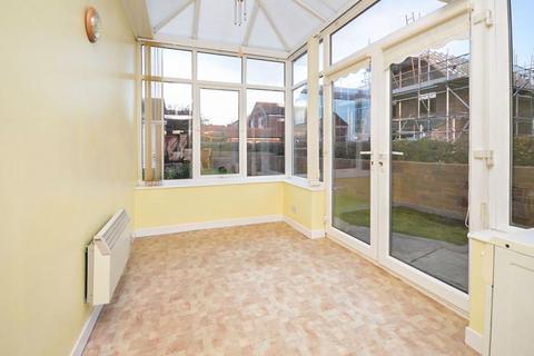 2 bedroom semi-detached house to rent, Bradford Road, Wakefield WF3