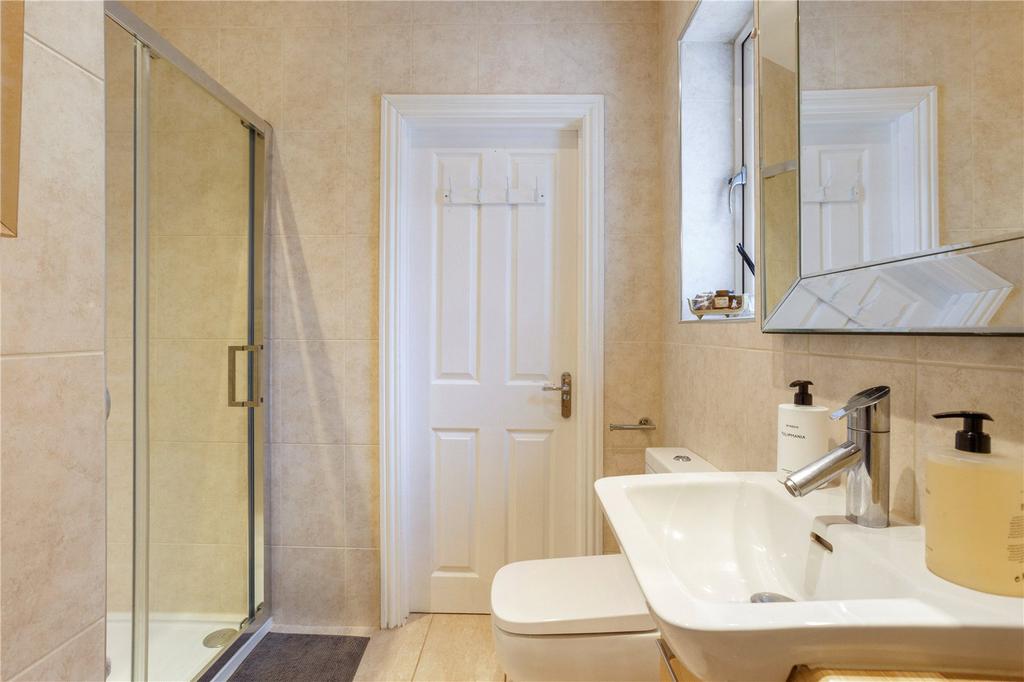 En Suite/Cloakroom