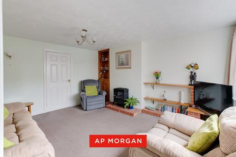 3 bedroom semi-detached house for sale, Carol Avenue, Bromsgrove, Worcestershire, B61