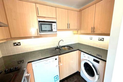 2 bedroom flat to rent, Sydney Road, ENFIELD
