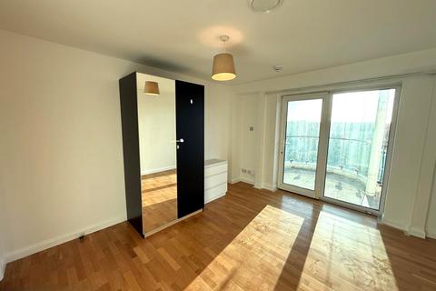 2 bedroom flat to rent, Sydney Road, ENFIELD