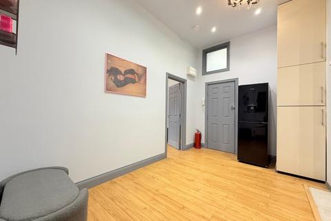 1 bedroom flat to rent, Warwick Road, London, SW5