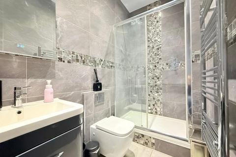 1 bedroom flat to rent, Warwick Road, London, SW5