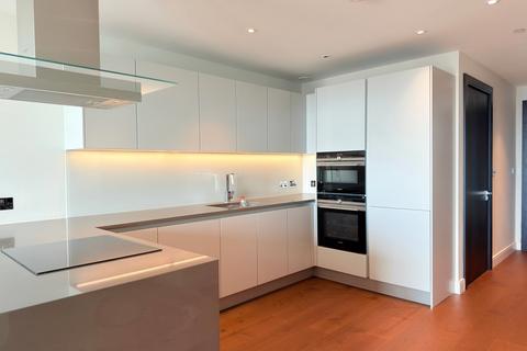 3 bedroom flat to rent, Sophora House, Vista Chelsea Bridge, Queens Town Road, SW11