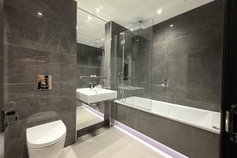 3 bedroom flat to rent, Sophora House, Vista Chelsea Bridge, Queens Town Road, SW11