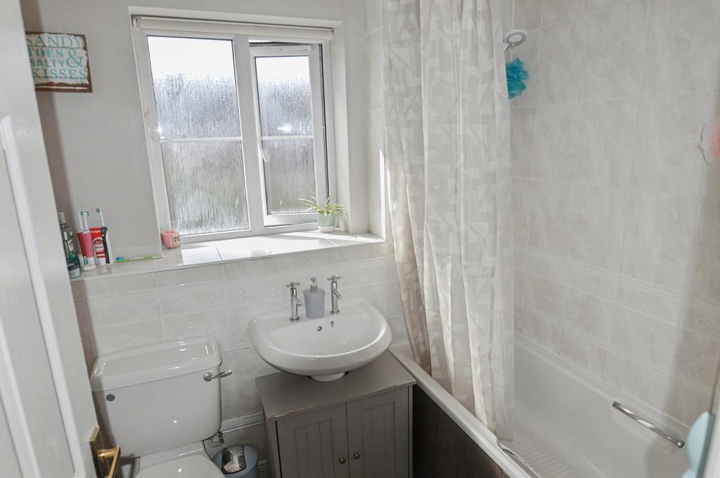 2 Callier Close - Image 13