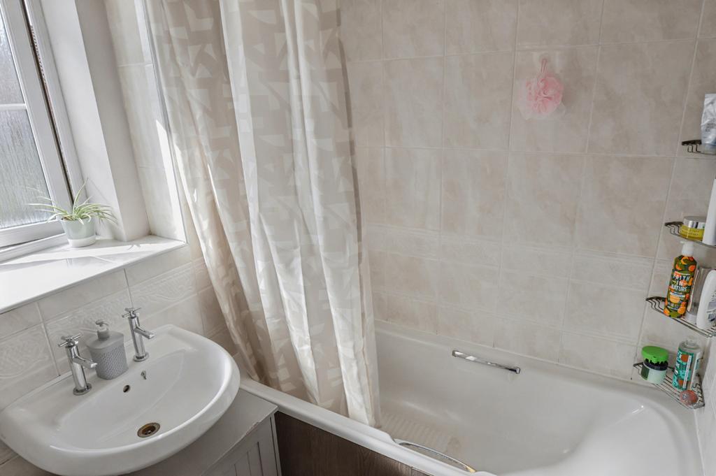 2 Callier Close - Image 14