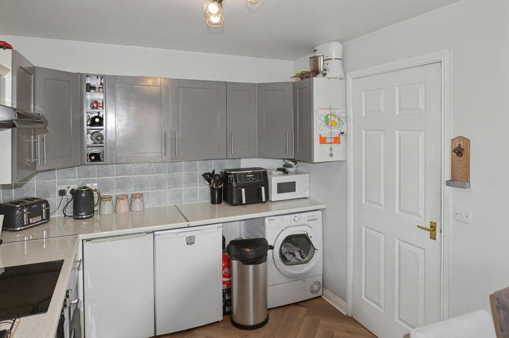 2 Callier Close - Image 6