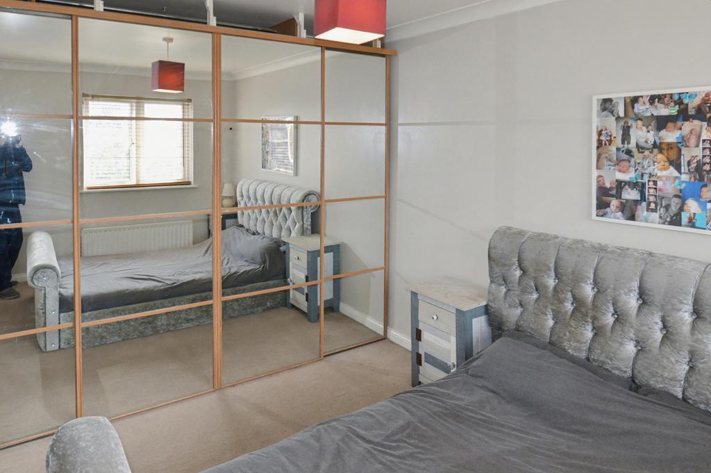2 Callier Close - Image 8